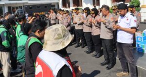 Polrestabes Surabaya dan Ratusan Ojol Doa Bersama: Harmoni untuk Alm Affan Kurniawan