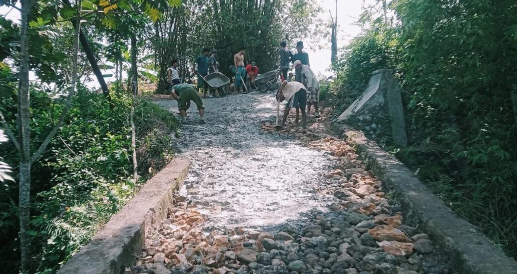 Kampung Belabeng Dusun Kebun, Gelar Pengecoran Swadaya dan Gotong Royong