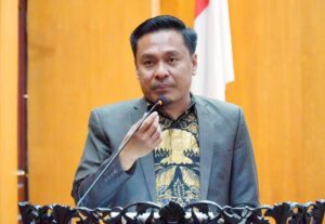 Arif Fathoni Wakil Ketua DPRD, Menilai Camat Benowo Gagal Dalam Pengawasan