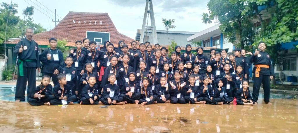 Pengukuhan dan Ujian Tingkat IPS Nur Harias Surabaya Bentuk Generasi Tangguh dan Berkarakter