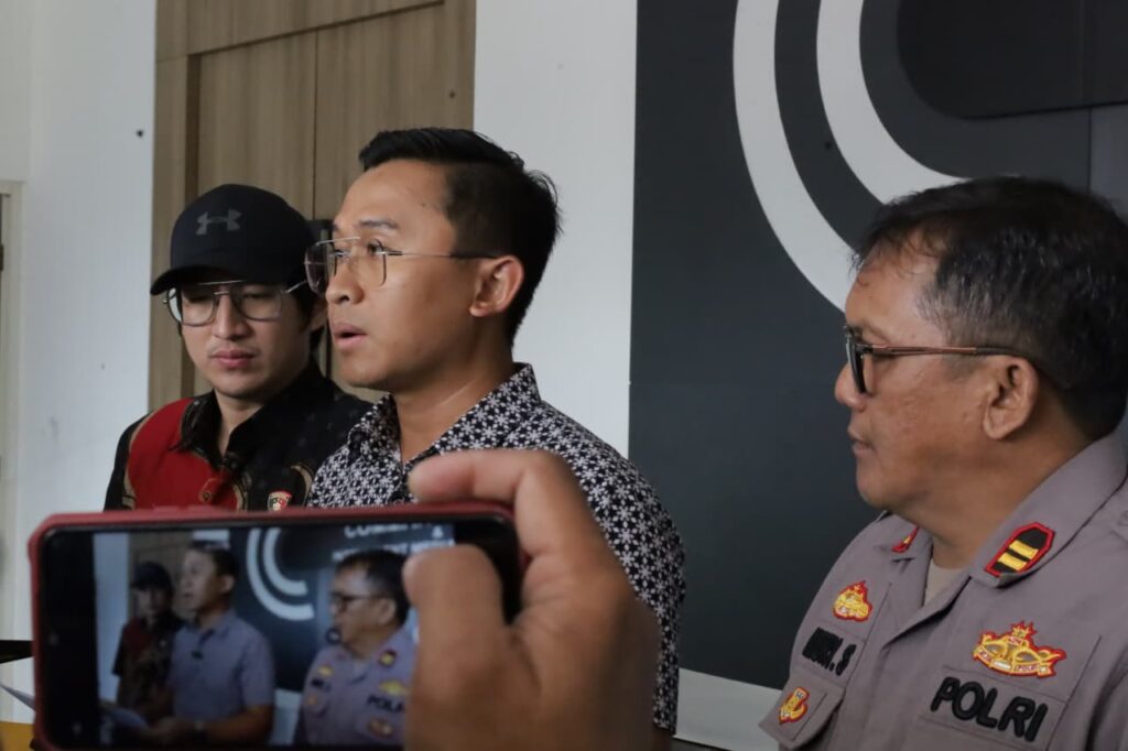 Aksi Viral Terekam CCTV: Curi Puluhan Lampu Kota Lama, Diamankan Polrestabes Surabaya