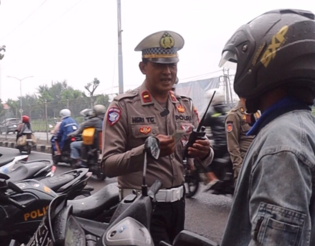 Tekan Angka Curanmor, Polres Pelabuhan Tanjung Perak Gelar Razia Kendaraan di Jembatan Suramadu