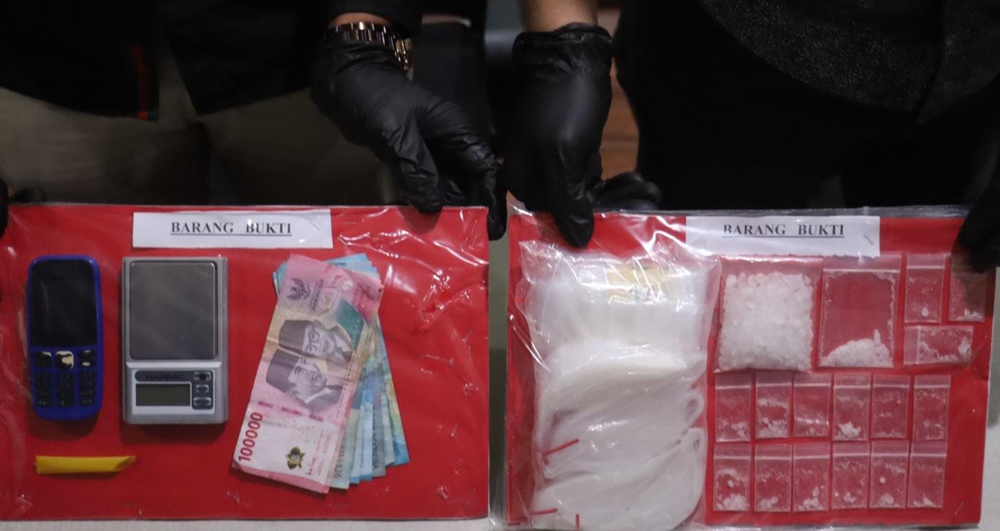 Polres Pelabuhan Tanjung Perak Bongkar Peredaran 31 Gram Shabu