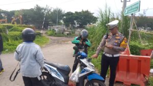 Operasi Keselamatan Semeru, Polisi Tindak Pelanggar di Suramadu