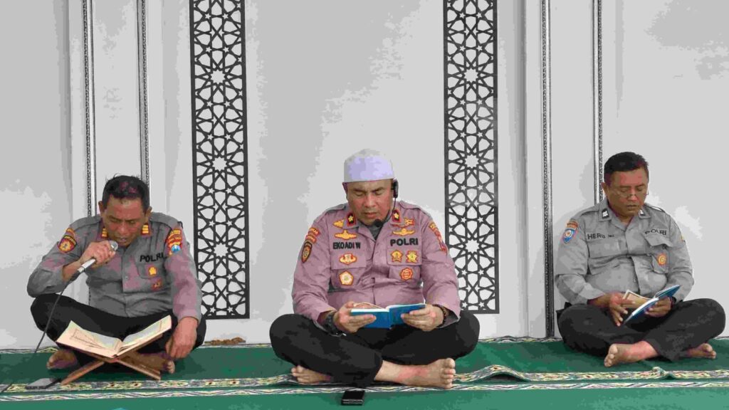 Jelang Ramadhan, Polsek Pabean Cantikan Gelar Binrohtal dan Syukuran Musholla Al-Ikhlas