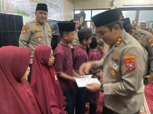 Polres Pelabuhan Tanjung Perak Santuni Anak Yatim