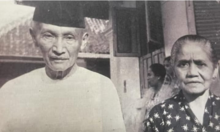 Haji Djamhari: Antara Mitos dan Sejarah Penemuan Kretek  ‎