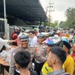 Satlantas Polres Tanjung Perak, Menanam Makna Kepedulian di Senja Ramadhan