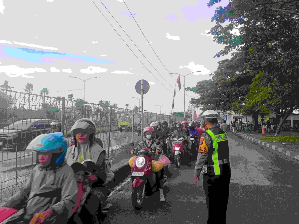 Polres Tanjung Perak Siaga di Pos Suramadu