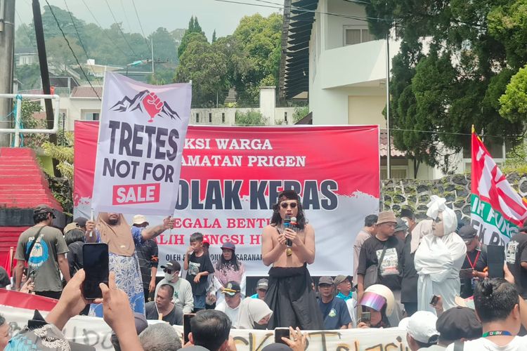 Ribuan Warga Pasuruan Demo Tolak Realestate