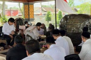 Ziarah Spiritual Megawati di Blitar