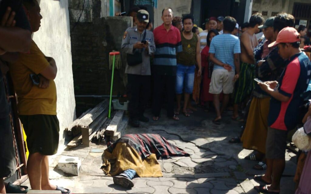 Pria Tewas Bersimbah Darah di Wonokusumo