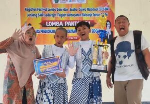 Pantomim Laut SMP Progresif Raih Juara 1 