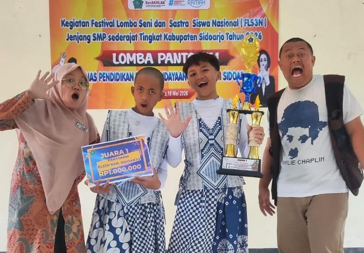 Pantomim Laut SMP Progresif Raih Juara 1 