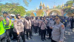 Amankan Pengesahan Warga Baru PSHT di Surabaya