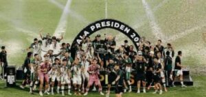 Persebaya Angkat Trofi Piala Presiden 2026