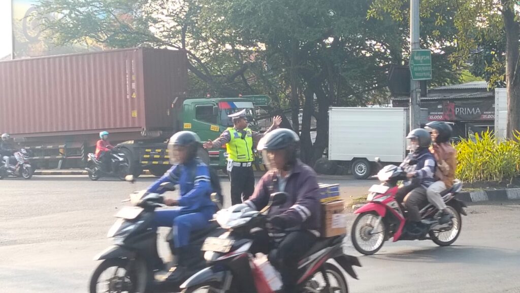 Gercepp, Satlantas Polres Pelabuhan Tanjung Perak Atasi Kemacetan