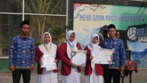 Siswi SMAN 1 Menganti Raih Tiga Medali Nasional