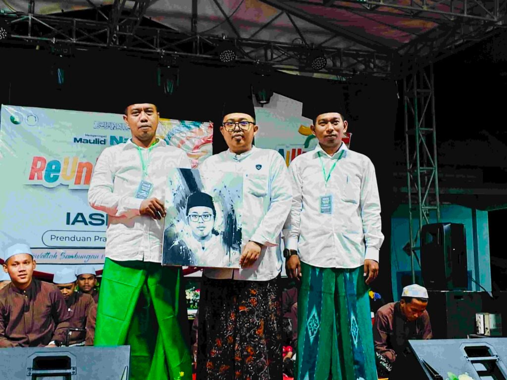 Maulid Nabi dan Reuni ke-20 Al Qororul Makien