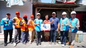 PLN UP3 SURABAYA UTARA ULP EMBONG WUNGU BERBAGI KEBAHAGIAAN MELALUI PROGRAM LIGHT UP THE DREAM (LUTD)