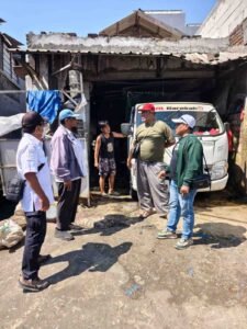 Lurah Wonokusumo Sidak Rumah Potong Ayam Di Pemukiman Warga