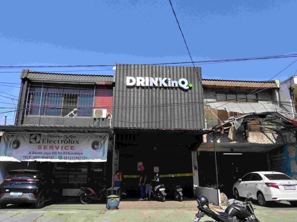 Pemkot Surabaya Resmi Segel Toko Miras Ilegal DrinkinQ di Barata Jaya