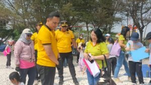 Polres Pelabuhan Tg Perak Gelar Green Policing dan Bagikan Sembako