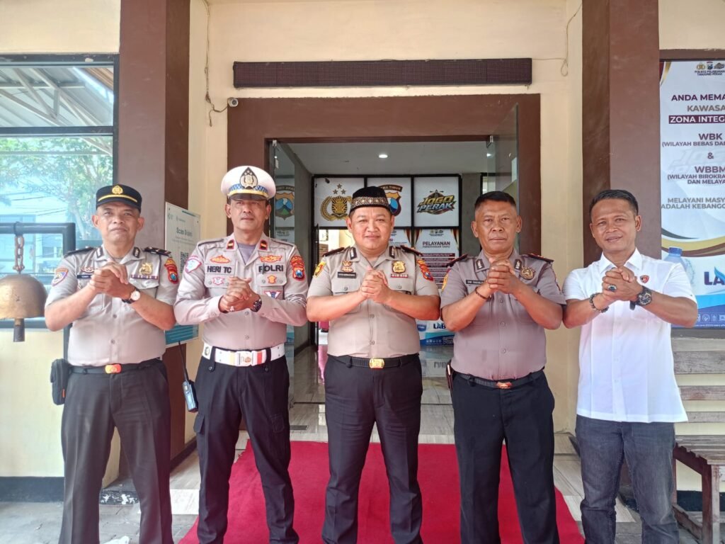 Kapolres Kunjungi Polsek Kenjeran, Kapolsek Tekankan Disiplin