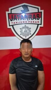 Anggota Polres Pelabuhan Tanjung Perak Amankan Pelaku Pencurian HP Dan Uang di Toko Madura